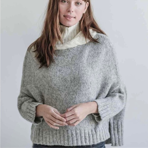 Mer Sea Women’s Luxe Lima Loose Fit Turtleneck Sweater - Picture 1 of 7